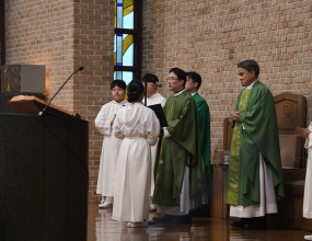 송영욱 프란치스코, 왕원동 대건 안드레아 신부님 송별미사 사진 올립니다.

추가 사진은 네이버카페 빛사모 목동성당 사진첩에서 감상하실 수 있습니다. 카페주소 https://cafe.naver.com/mtcpic